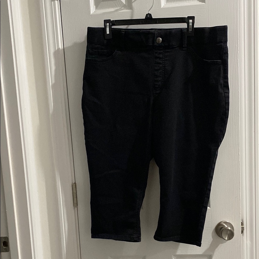 Black Denim Capri Pants